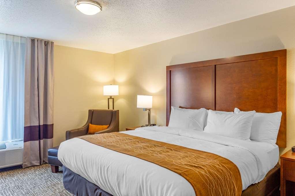 Comfort Inn Dekalb - Adjacent The University Pokoj fotografie