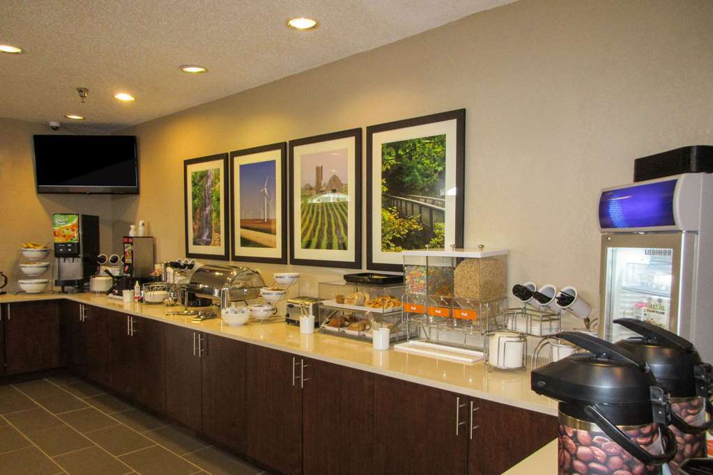 Comfort Inn Dekalb - Adjacent The University Restaurace fotografie